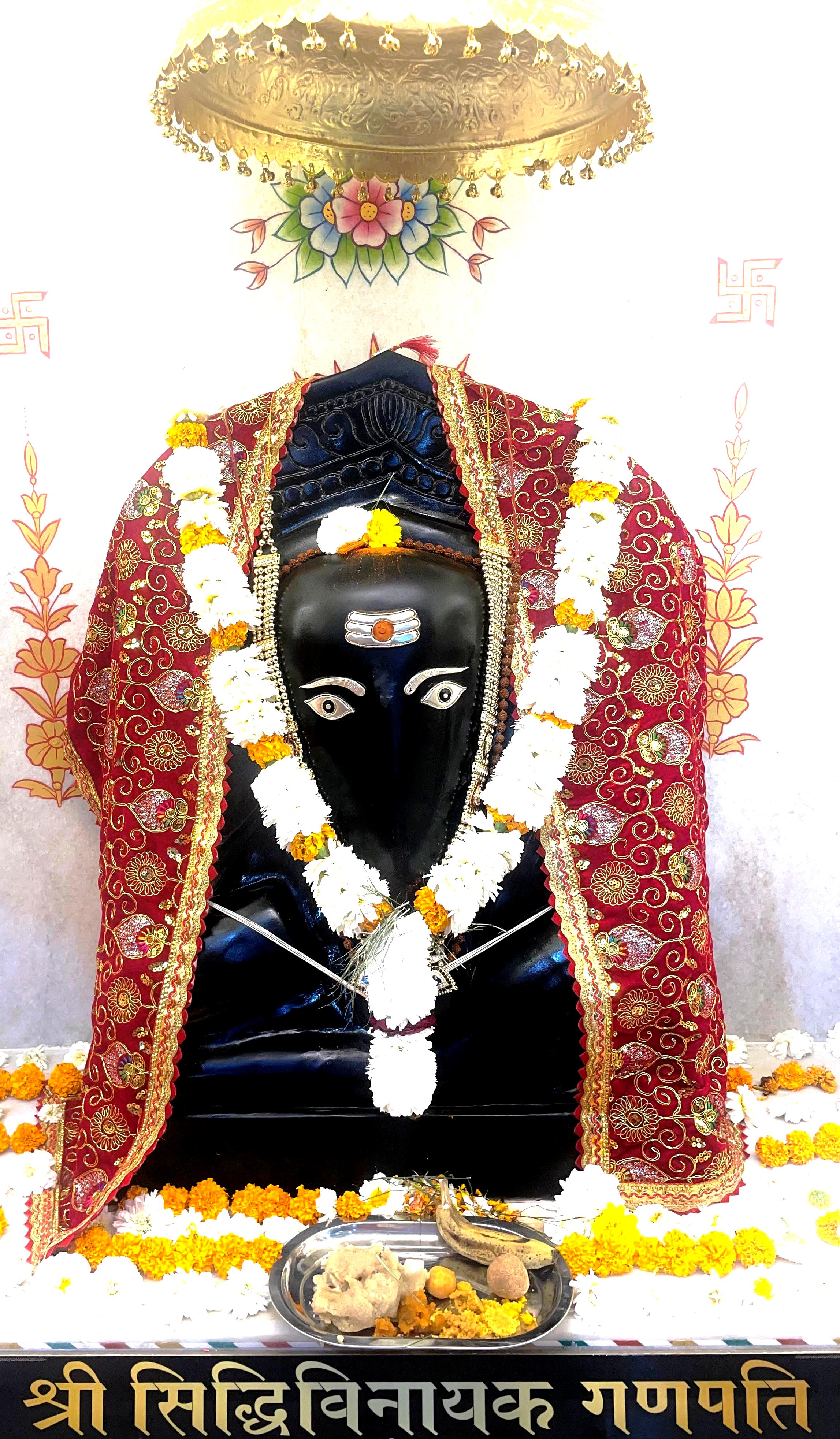Siddhivinayak Ganesha murti, Siddhatek